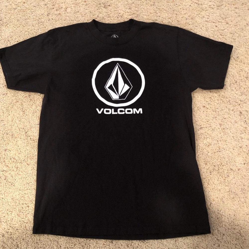 Volcom t shirt size medium